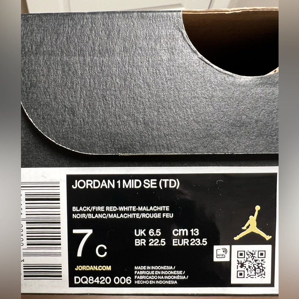 Toddler Jordan 1 - Picture 7 of 7